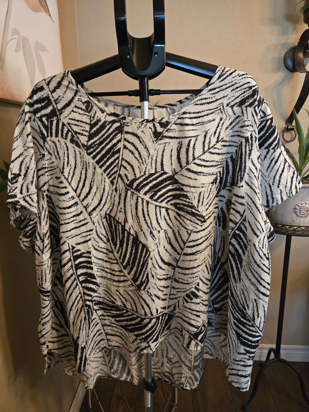 Cynthia Rowley Linen Women’s Plus Black & Cream Leaf Print Short Sleeve Top